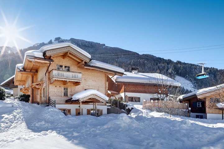 Ski Chalet in Mayrhofen, 3 bedrooms, Log fire, Parking ...