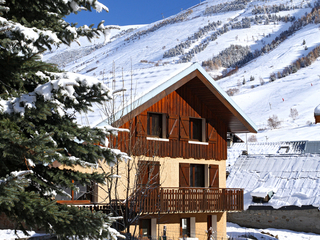 Chalet in Les Deux Alpes, France