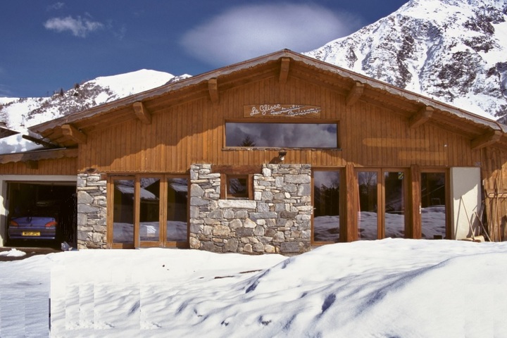 Chalet on the piste