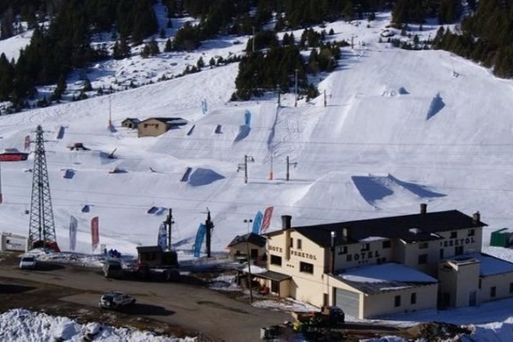 Chalet Hotel Peretol and the Sunset Park