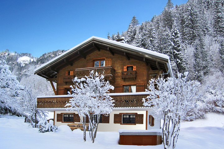 Chalet Isobel on a winter's day