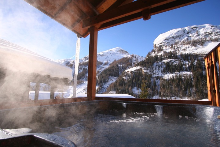 Hot tub