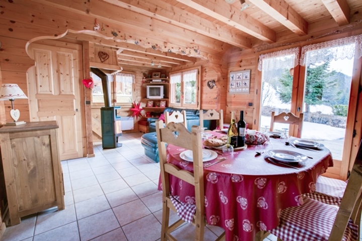 Open plan living room and diner