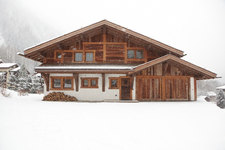 Azimuth Exterior