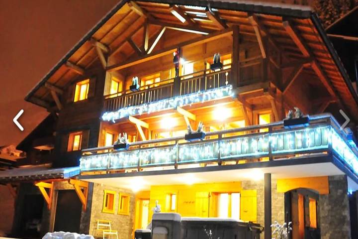 Ski Chalet In Chatel 6 Bedrooms Jacuzzi Hot Tub Log Fire Wi