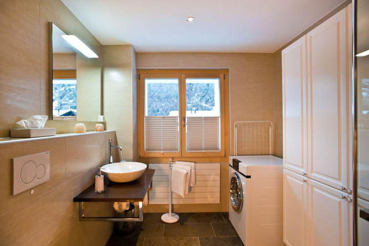 Bathroom ground floor
