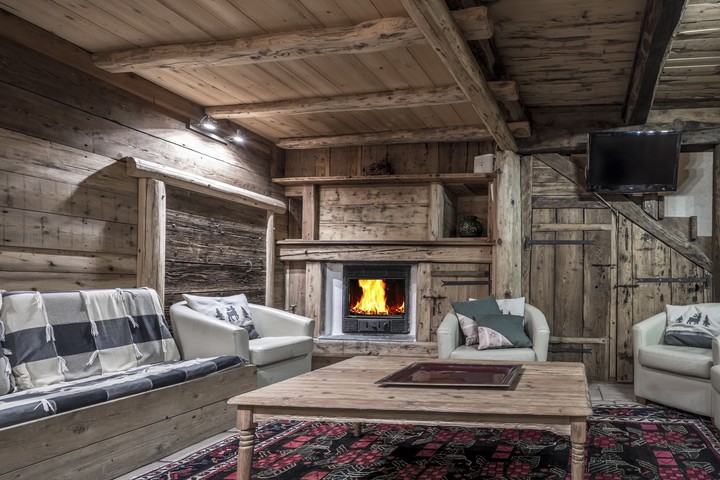 lounge Laiterie with fireplace