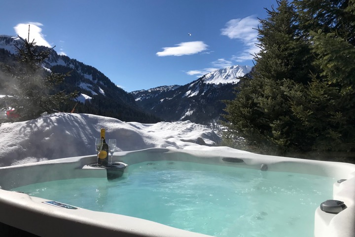 Hot Tub overlooking mountains