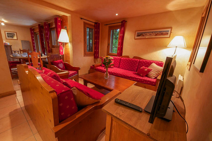 Tete Rousse living area