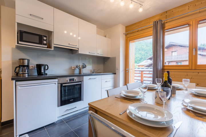 Dining kitchen