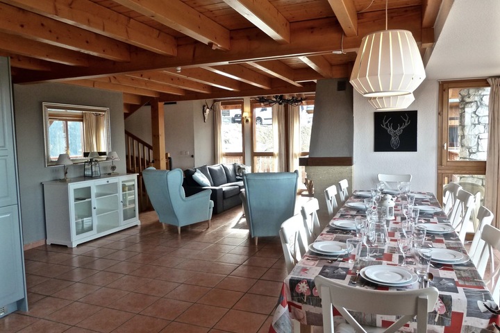 Lounge /Dining