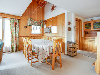 Dining area, seating up to 12 pers