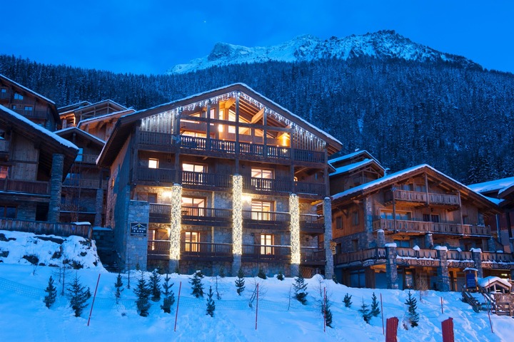 At night, The Peak is equally impressive and dominates the Sainte Foy skyline