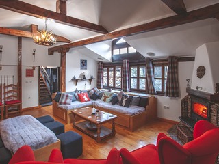 Cosy lounge with log fire 