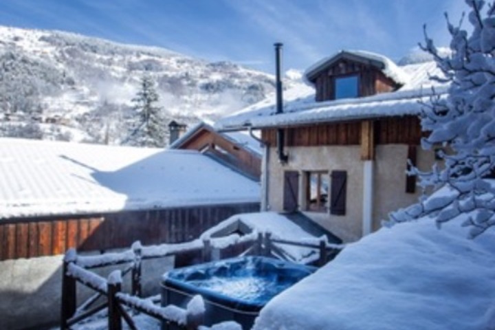 Ski Villaroger with outdoor hot tub